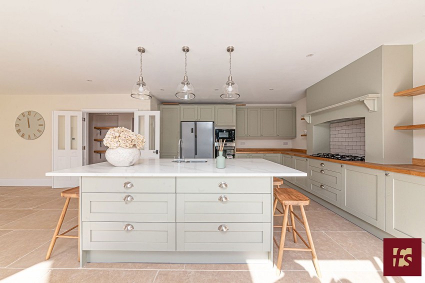 Images for 124 Owlsmoor Road, Owlsmoor, Sandhurst, Berkshire, GU47 0ST