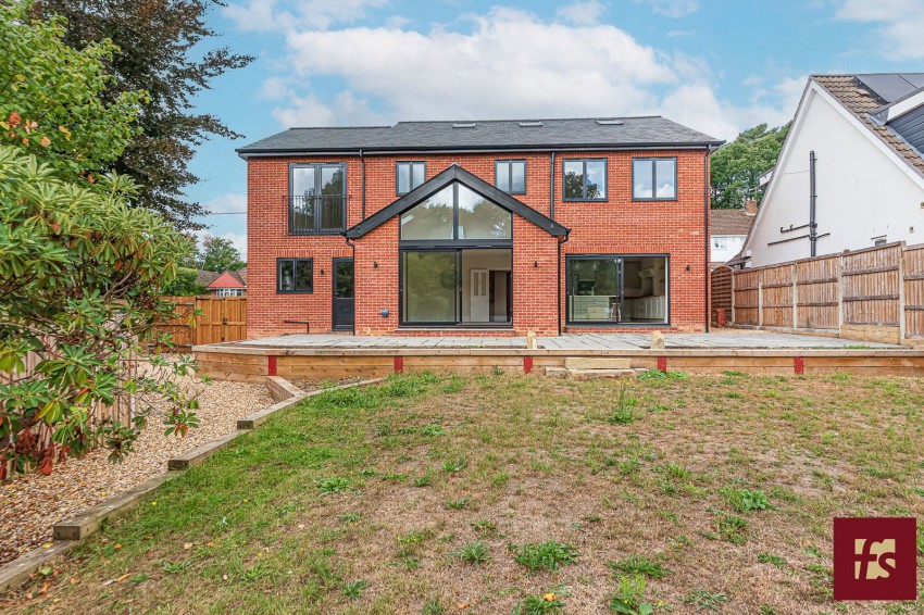 Images for 124 Owlsmoor Road, Owlsmoor, Sandhurst, Berkshire, GU47 0ST