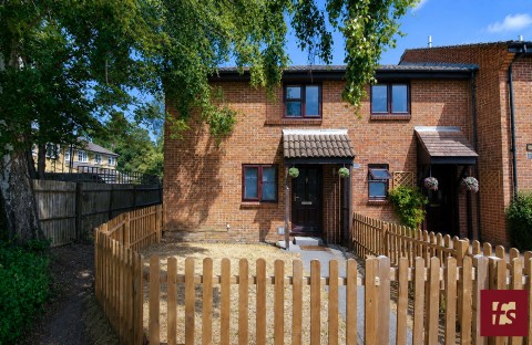 View Full Details for Chisbury Close, Bracknell, RG12 0SF